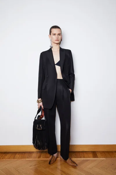 Look 16